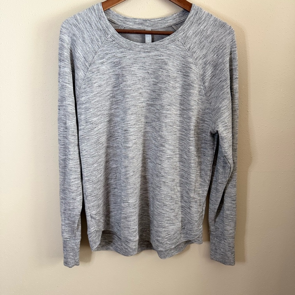 Athleta Gray Long Sleeve Crewneck Top Women’s Large Athletic Activewear